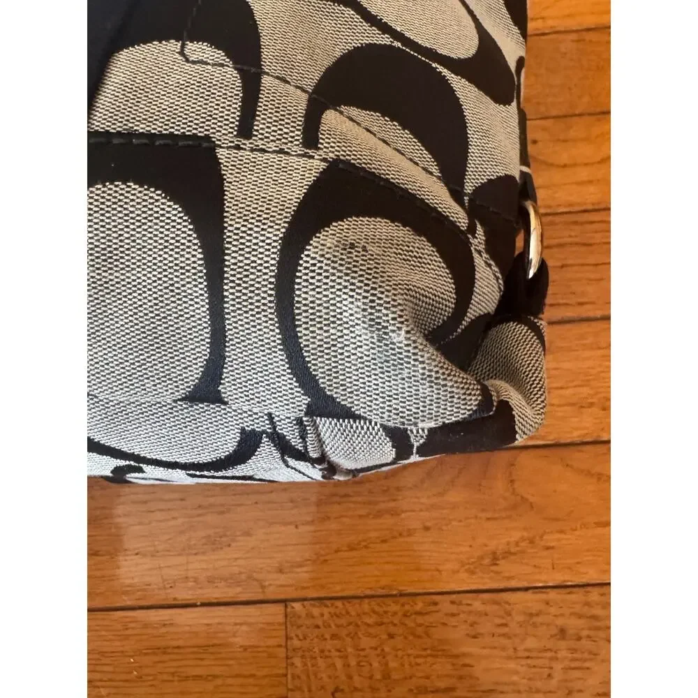 Auth COACH Daisy Signature C Tote F16559 black gray Jacquard Patent Tote (170
